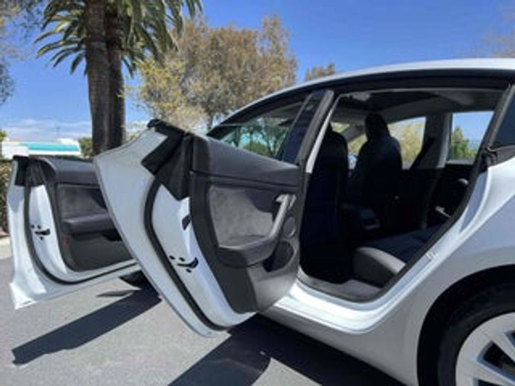 2021 TESLA Model 3 - photo 4