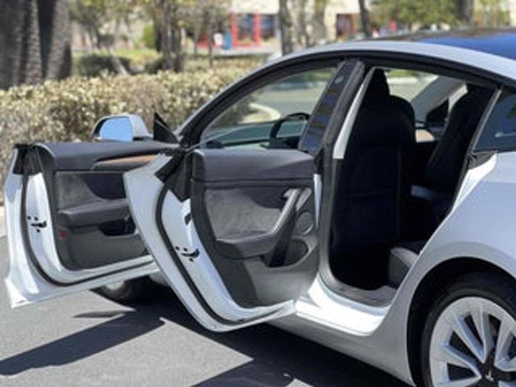 2021 TESLA Model 3 - photo 5