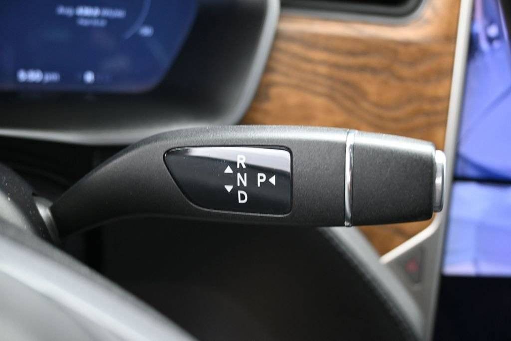 2020 TESLA Model S - photo 22