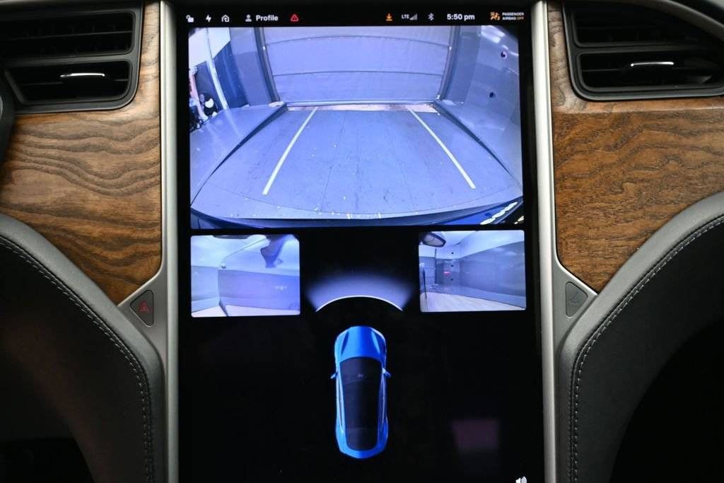 2020 TESLA Model S - photo 23