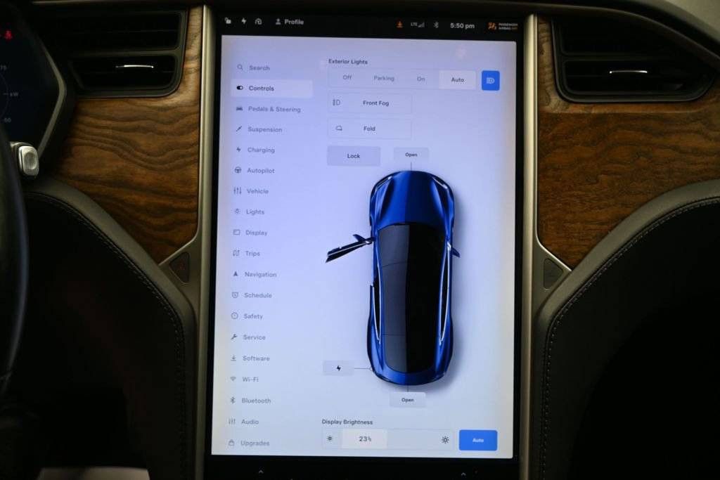 2020 TESLA Model S - photo 25