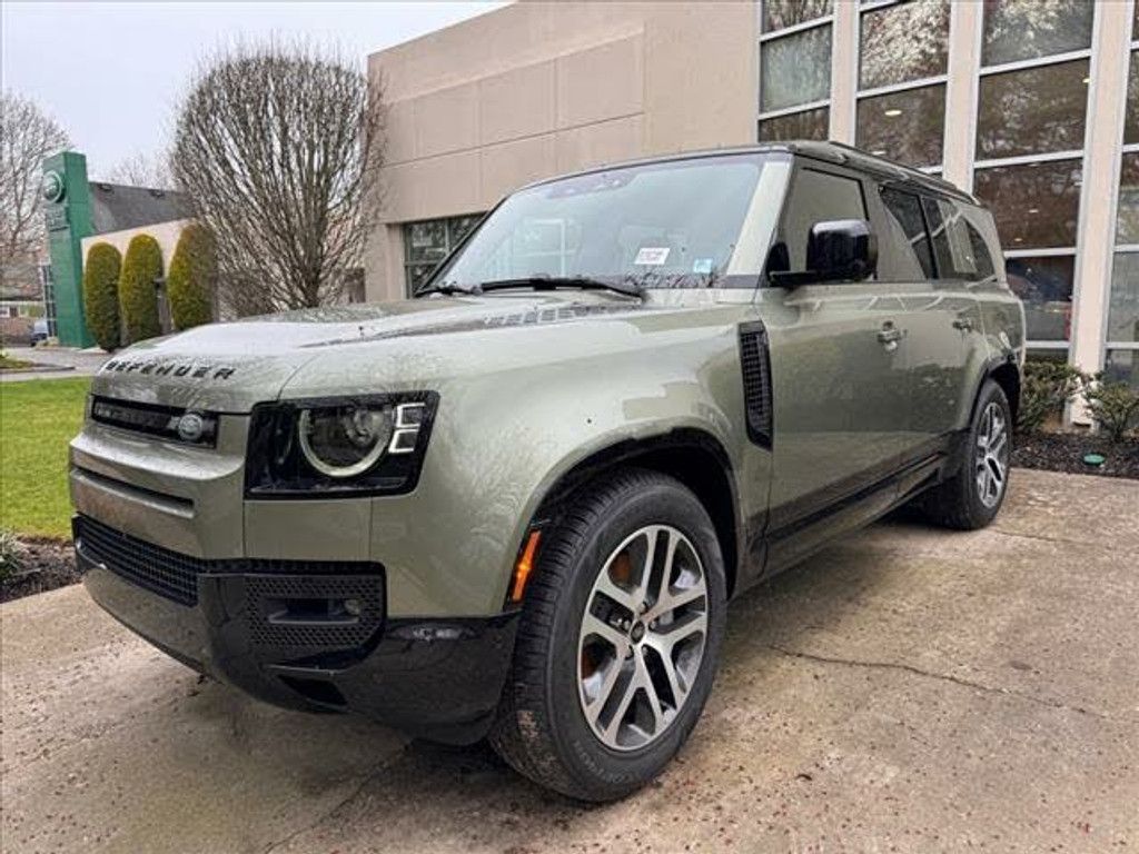 2024 Land Rover Defender 130 X Dynamic