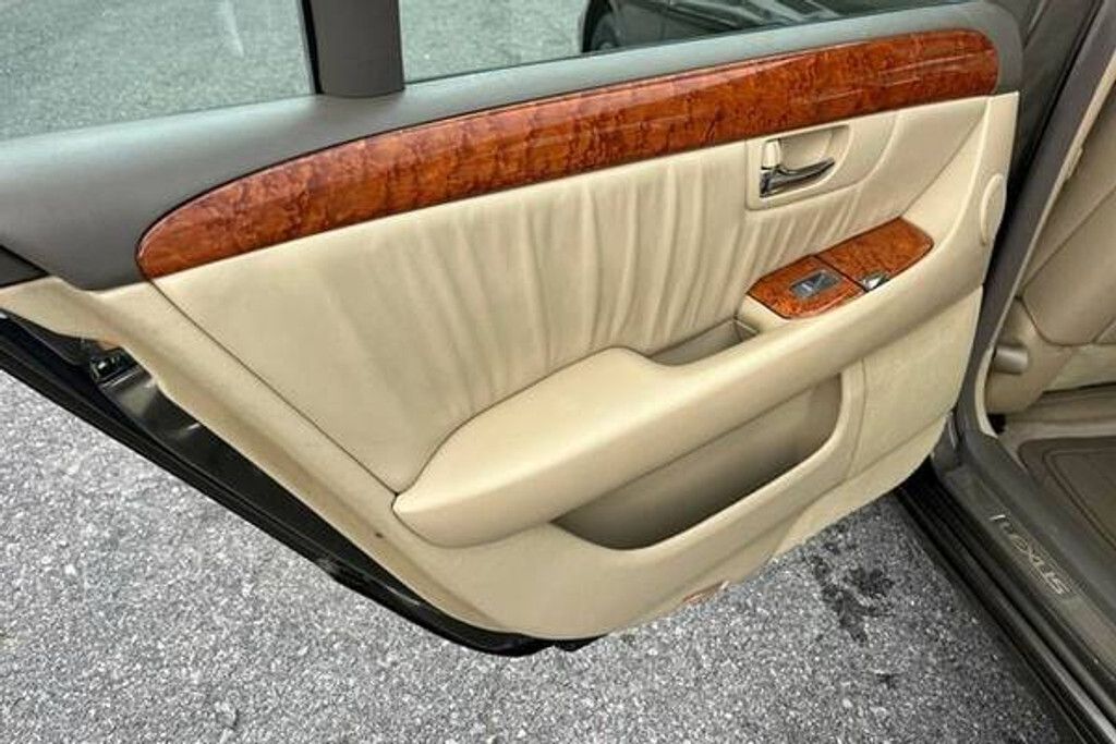 2006 LEXUS LS - photo 16