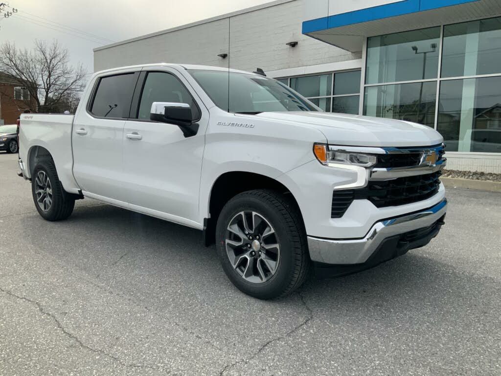 2023 Chevrolet Silverado LT L