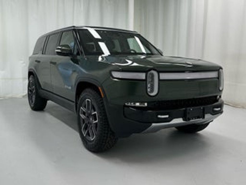 2024 Rivian R1S Adventure
