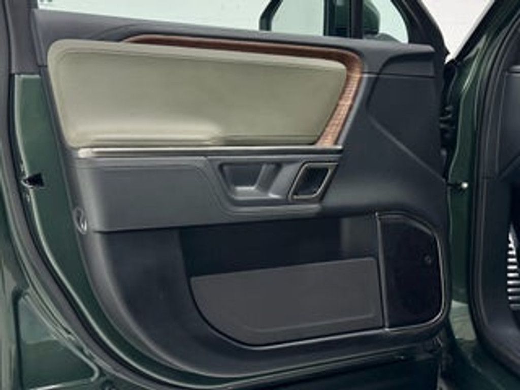 2024 RIVIAN R1S - photo 24
