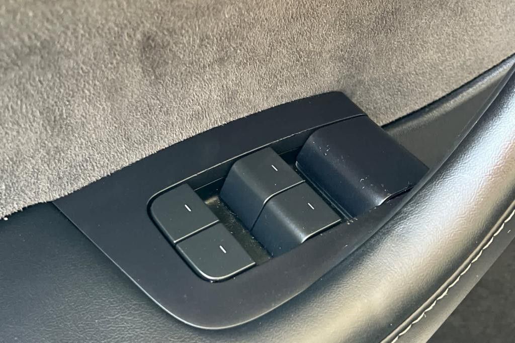2023 TESLA Model Y - photo 14