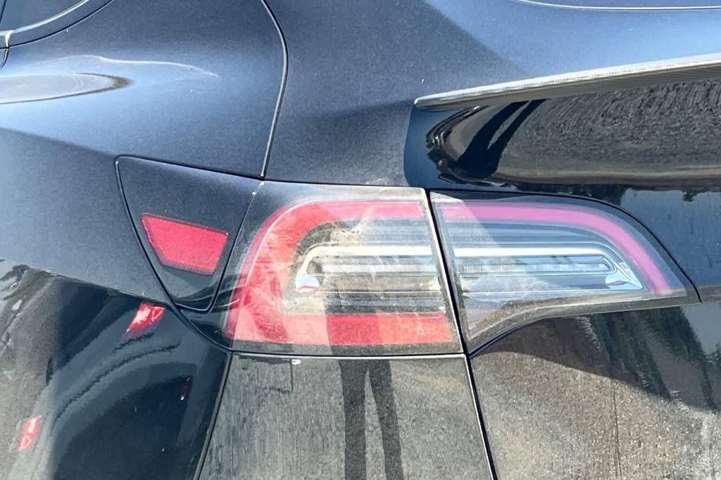 2023 TESLA Model Y - photo 17