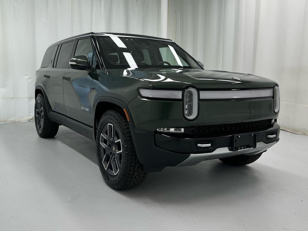2024 RIVIAN R1S - main photo