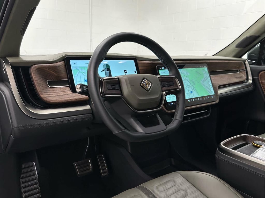 2024 RIVIAN R1S - photo 9