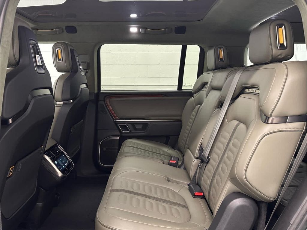 2024 RIVIAN R1S - photo 14