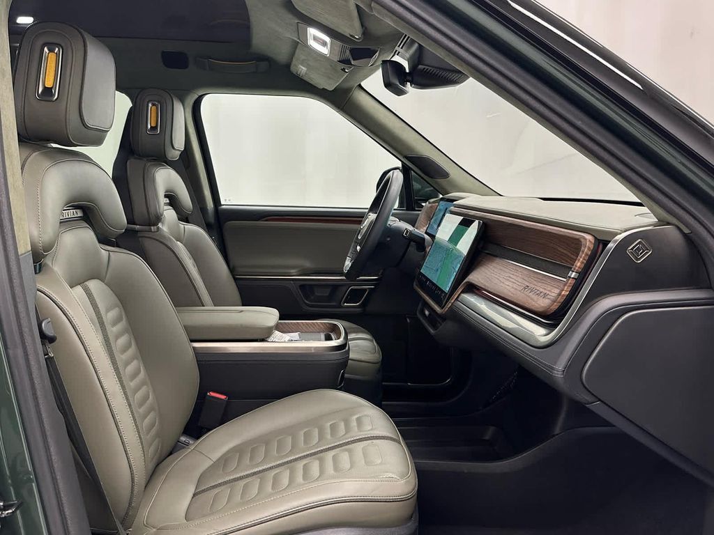 2024 RIVIAN R1S - photo 18