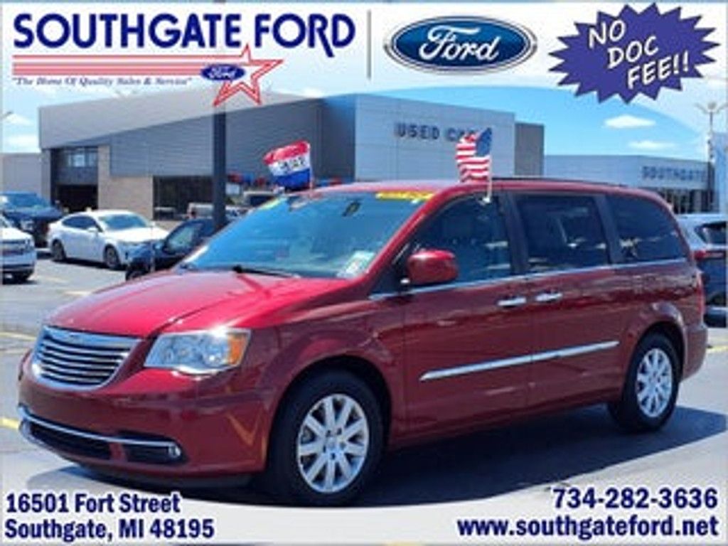 2016 Chrysler Town AND Country Touring