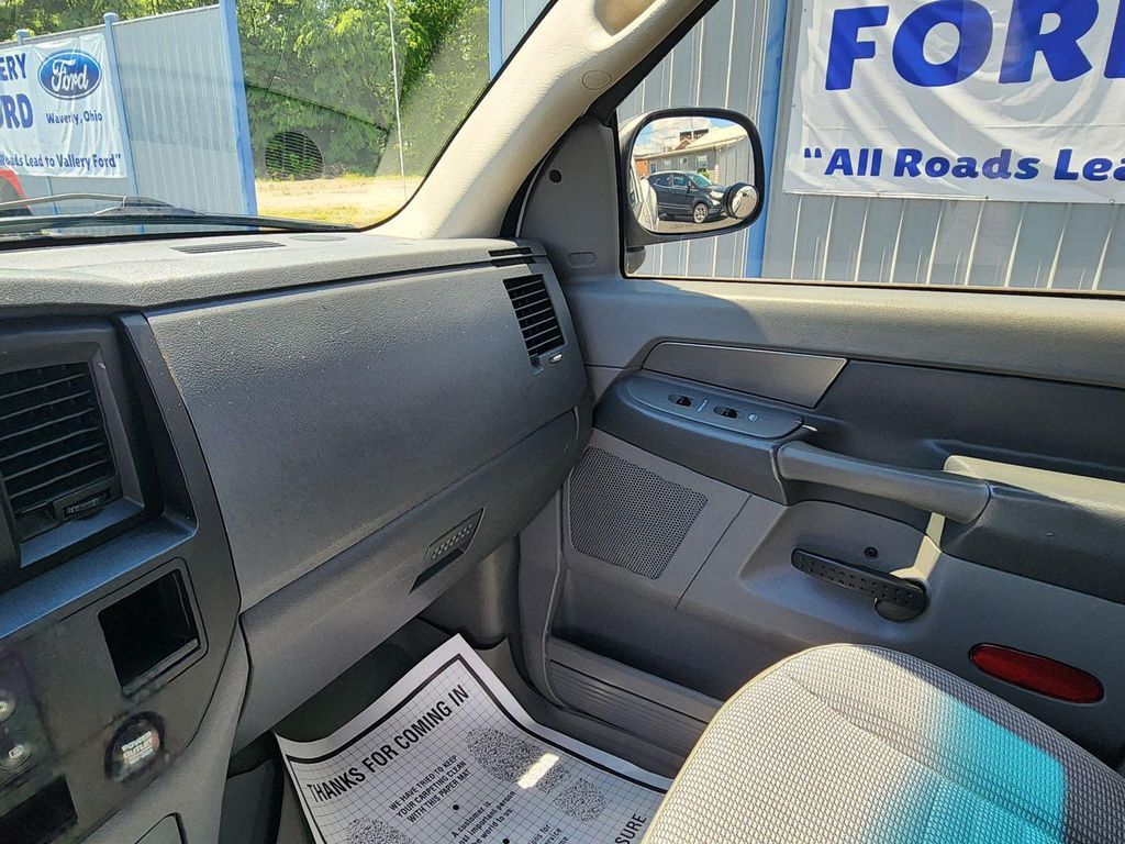 2008 DODGE Ram - photo 16