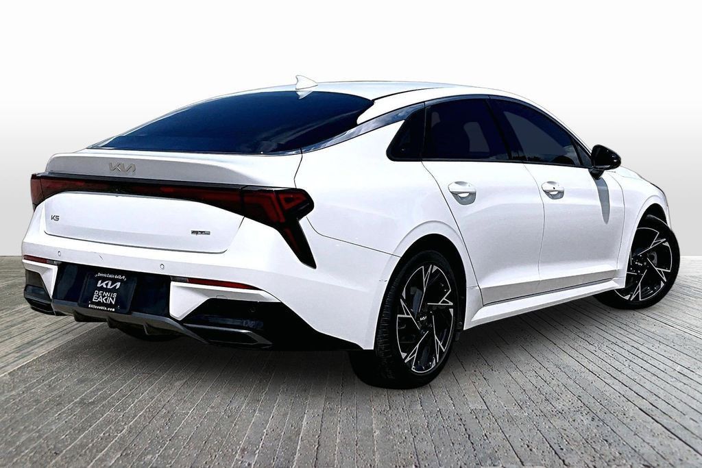 2025 KIA K5 - photo 2