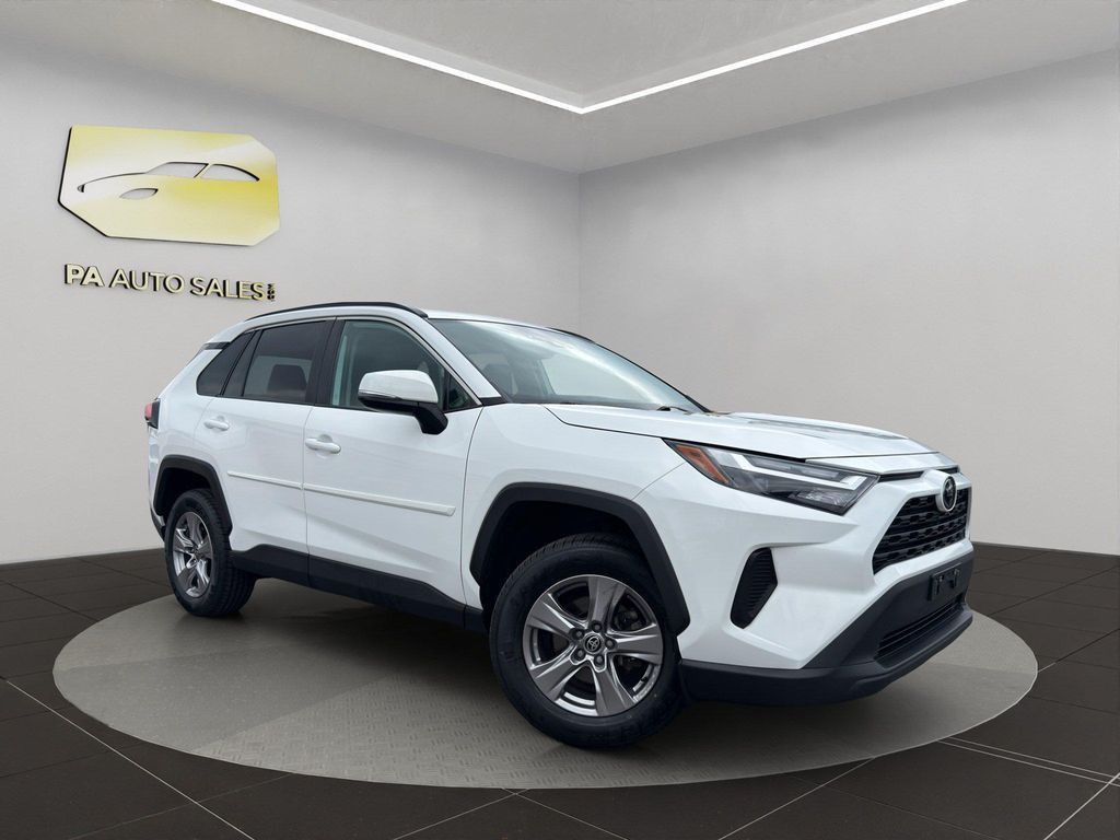 2023 Toyota RAV4 XLE