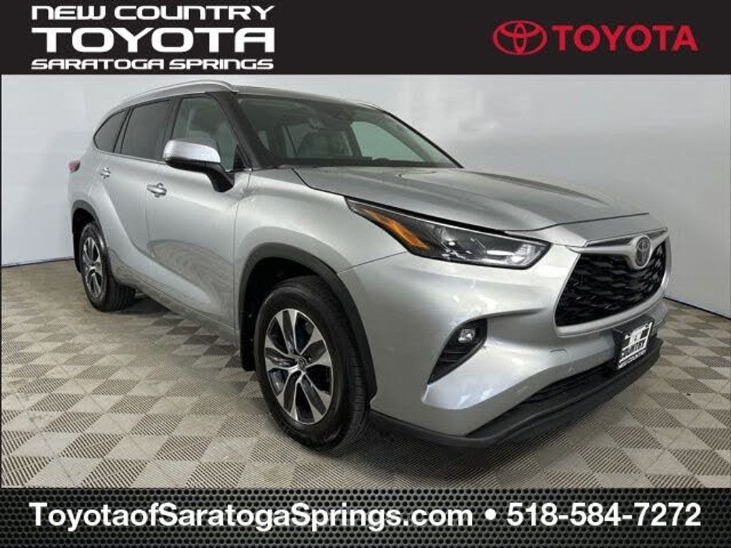 2023 TOYOTA Highlander LE, L, Limited, Platinum, XLE / XSE (w/ 12.3" multimedia, w/ 8" multimedia) for sale at New Country Toyota of Saratoga Springs