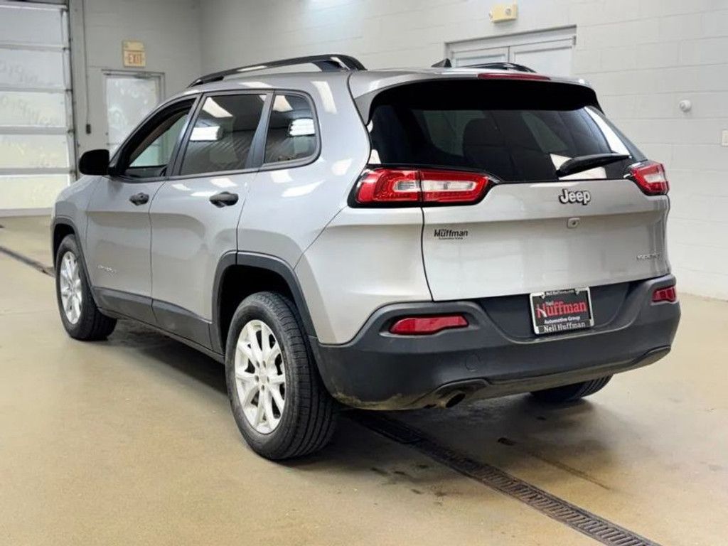 2017 JEEP Cherokee - photo 7