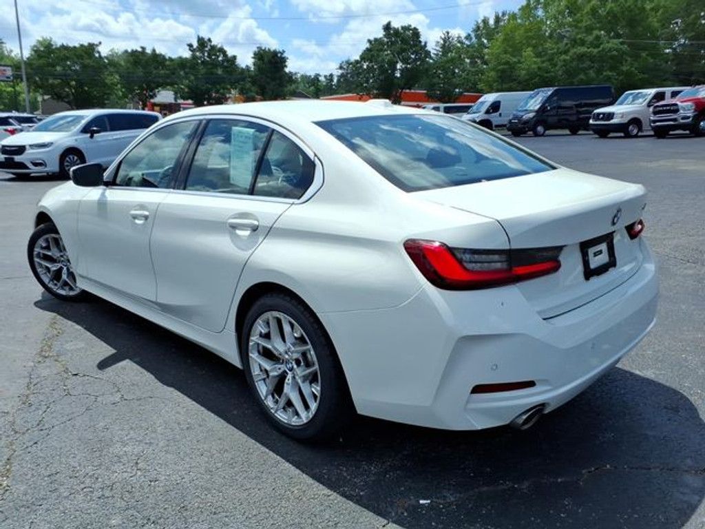 2025 BMW 330i - photo 28
