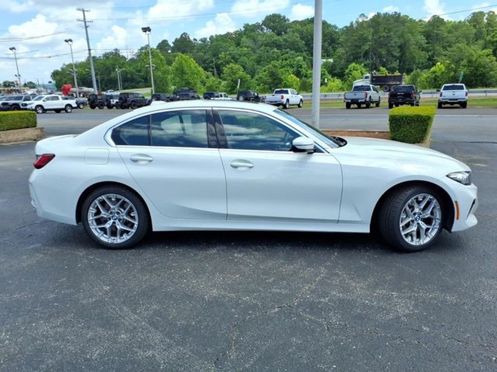 2025 BMW 330i - photo 11