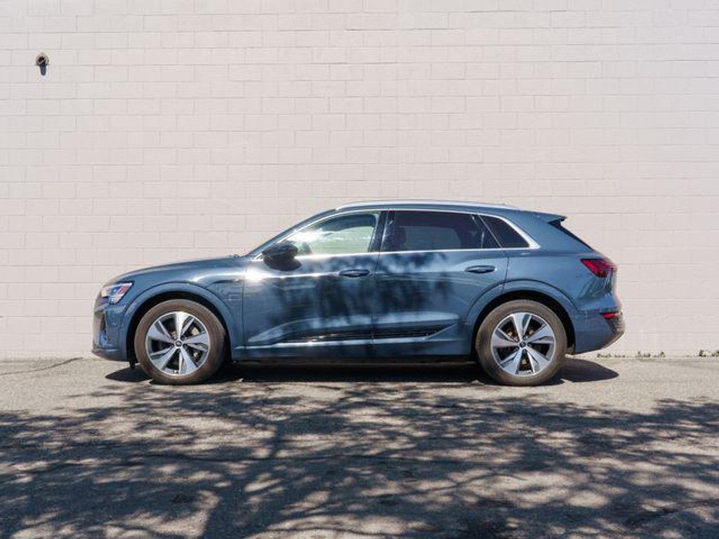 2024 AUDI Q8 - photo 2