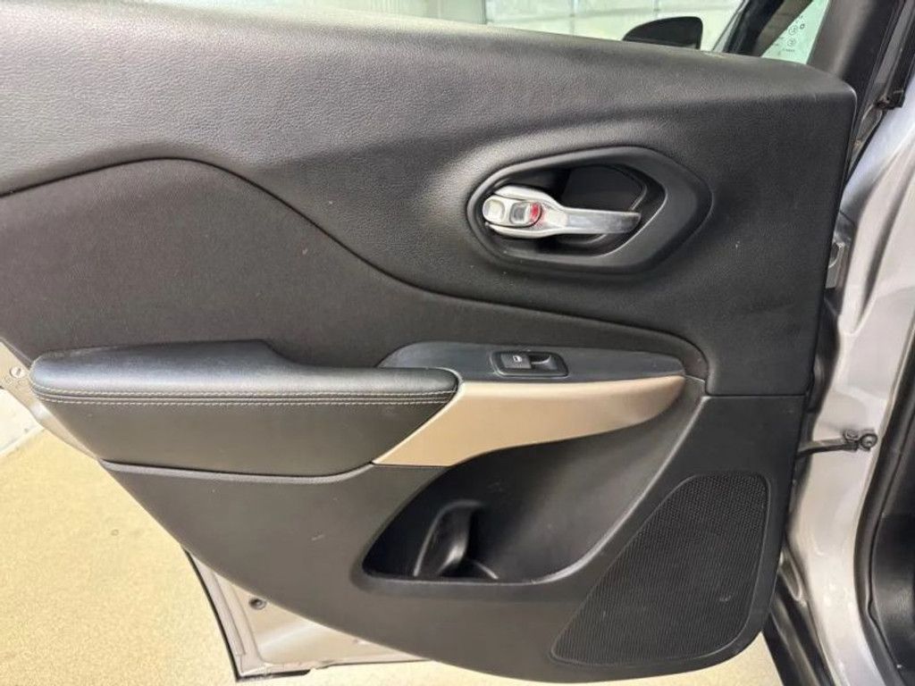 2017 JEEP Cherokee - photo 15