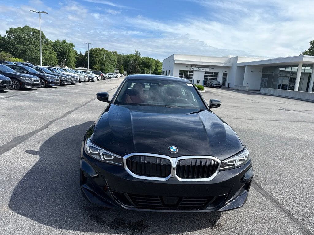 2026 BMW 330i - photo 4