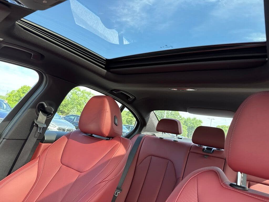 2026 BMW 330i - photo 30