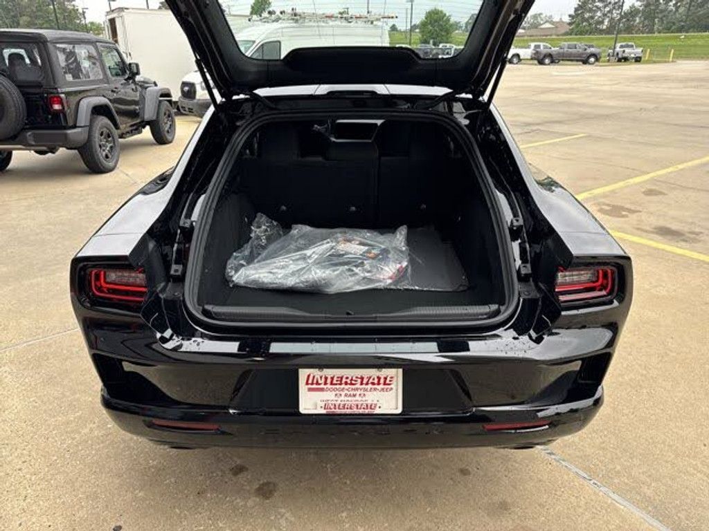 2026 DODGE Charger - photo 9
