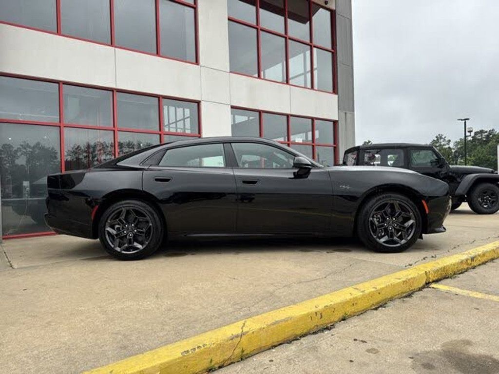 2026 DODGE Charger - photo 4