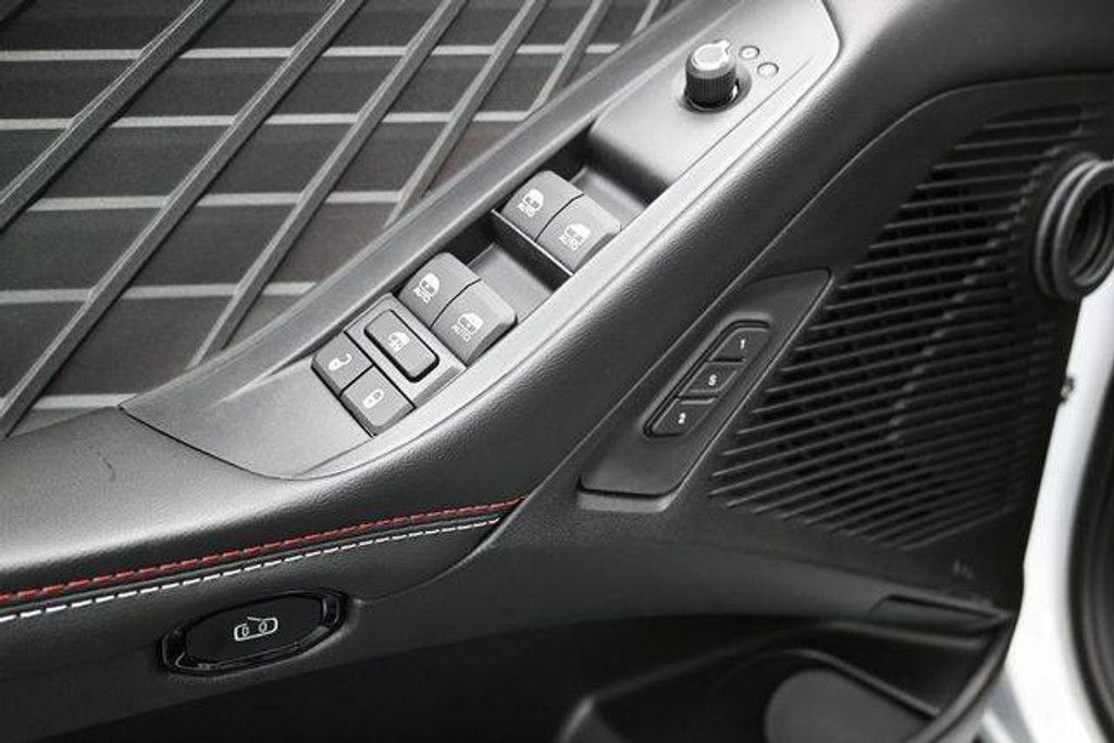 2026 DODGE Charger - photo 19