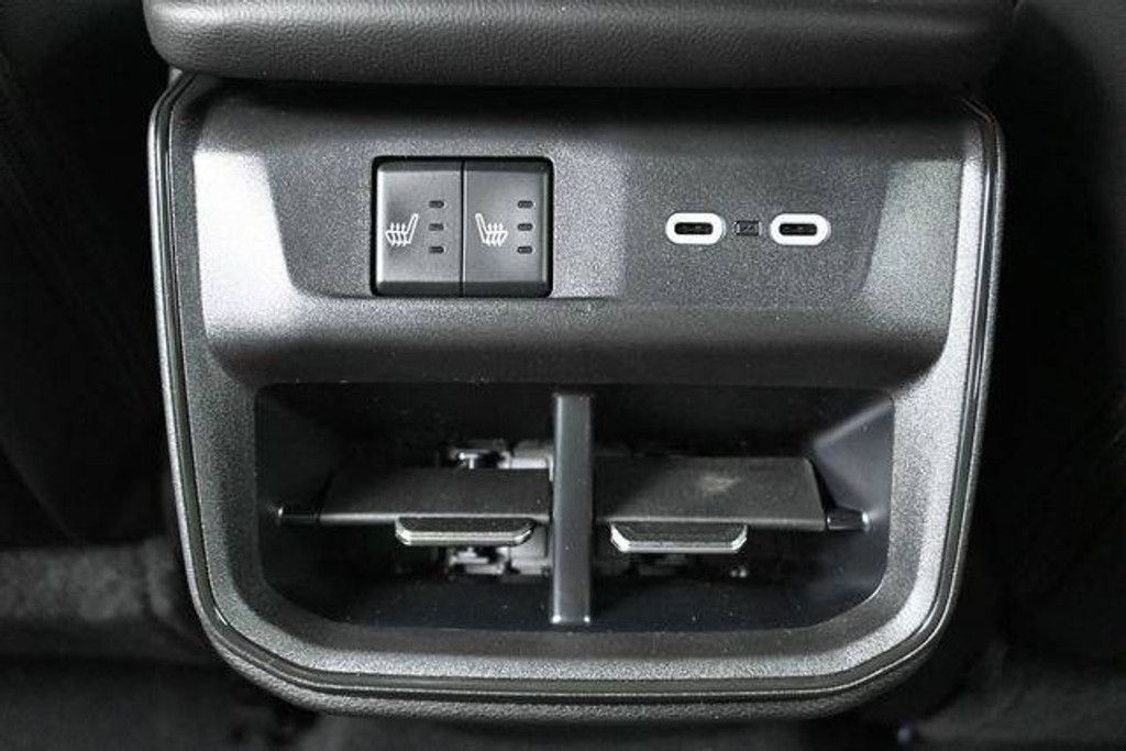 2026 DODGE Charger - photo 24