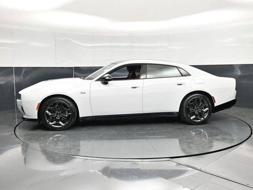 2026 DODGE Charger - photo 7