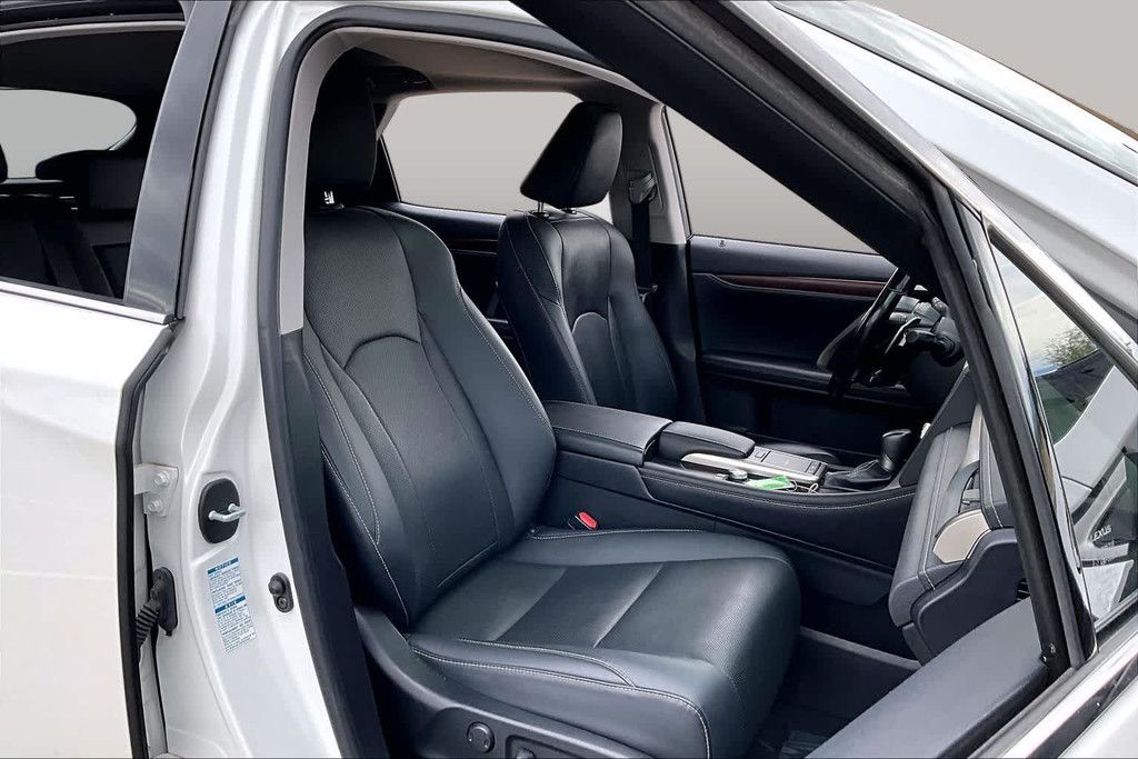 2021 LEXUS RX - photo 9