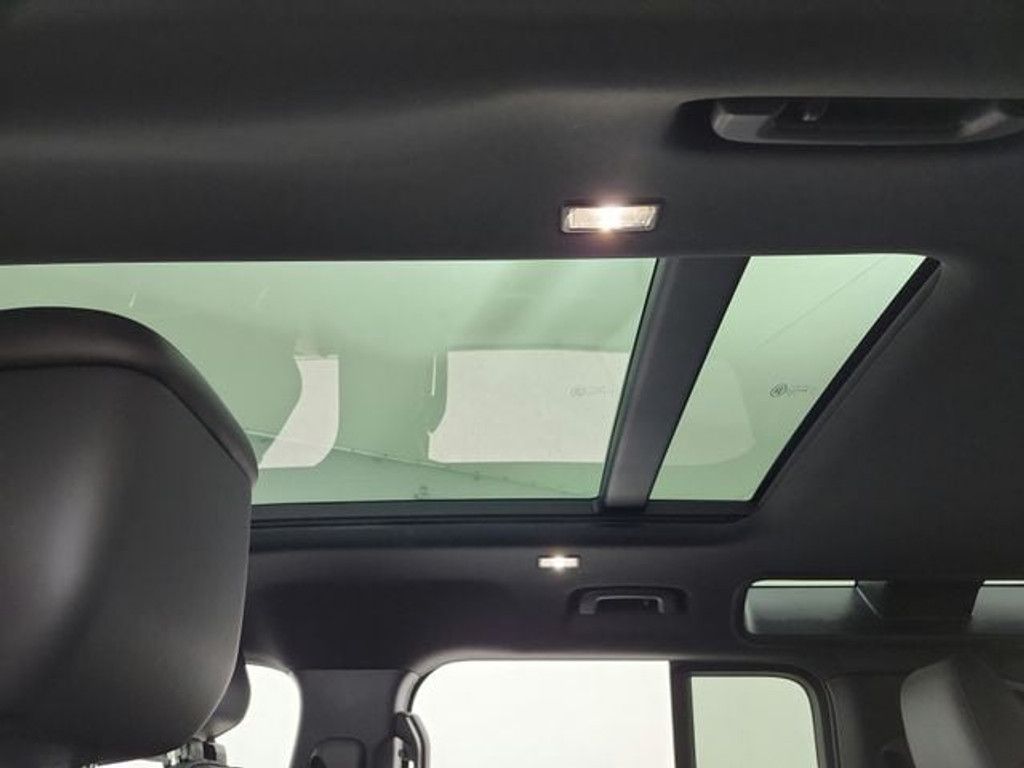 2026 LAND ROVER Defender - photo 19