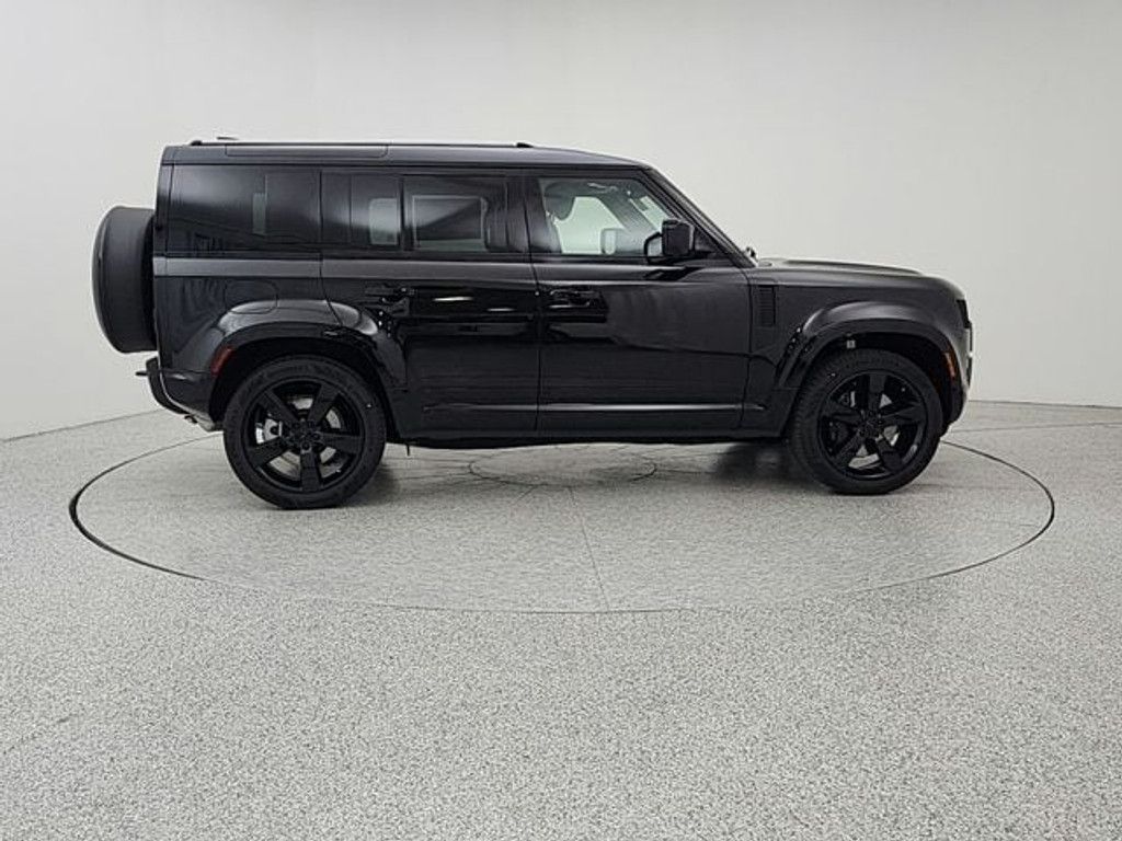 2026 LAND ROVER Defender - photo 5