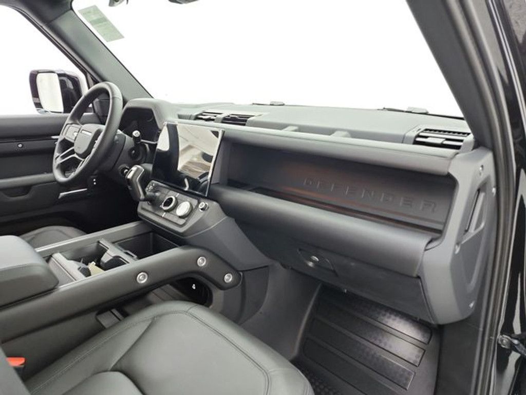 2026 LAND ROVER Defender - photo 14