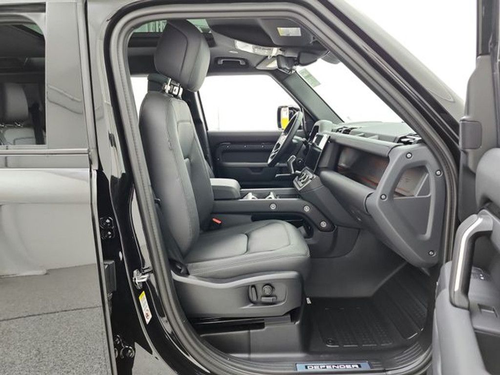 2026 LAND ROVER Defender - photo 15