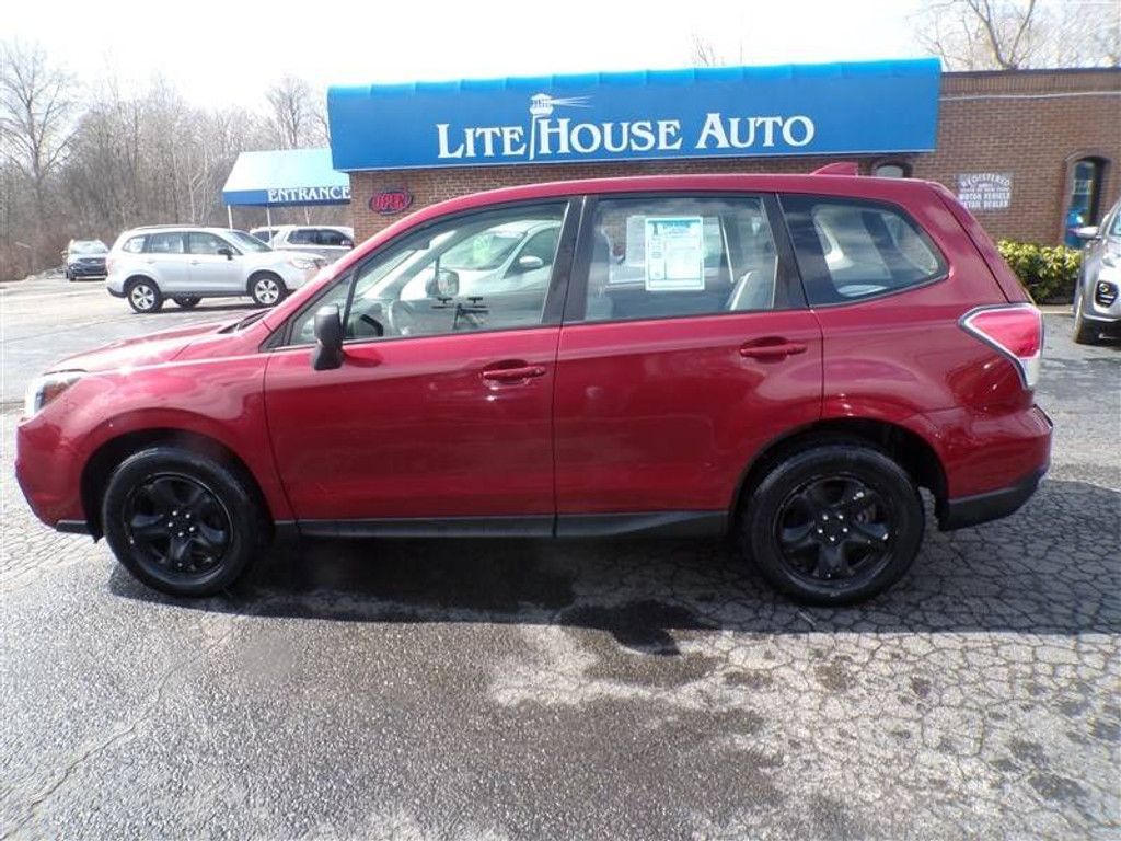 2017 SUBARU Forester - main photo