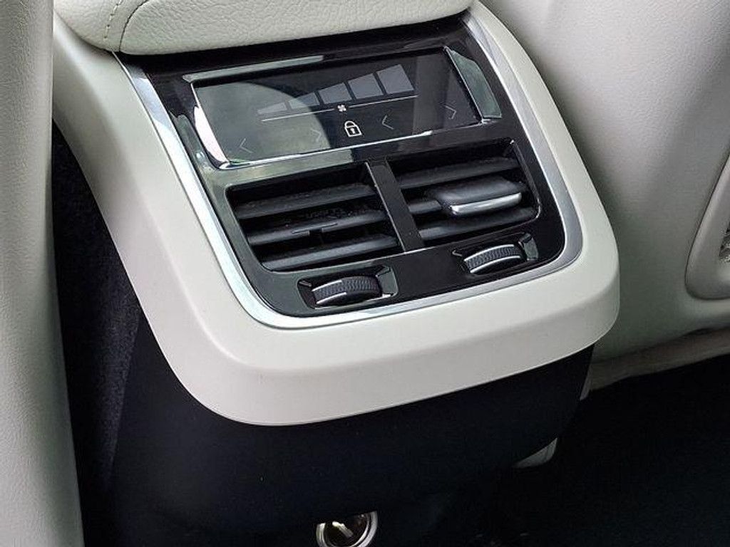 2020 VOLVO XC60 - photo 18