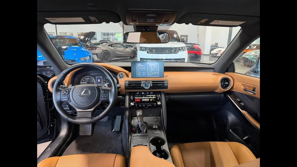 2025 LEXUS IS - photo 18