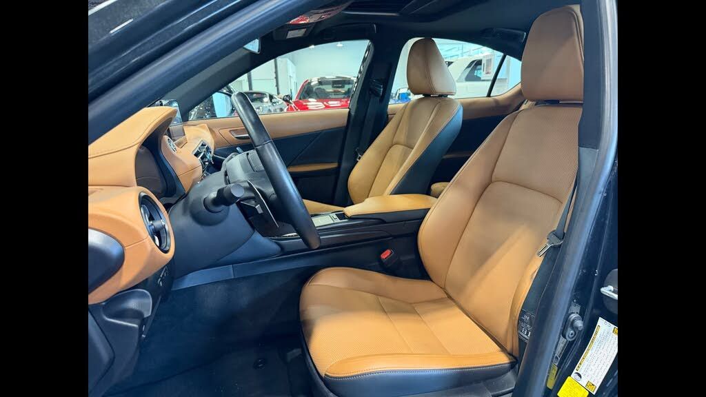 2025 LEXUS IS - photo 22