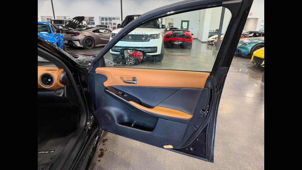 2025 LEXUS IS - photo 26