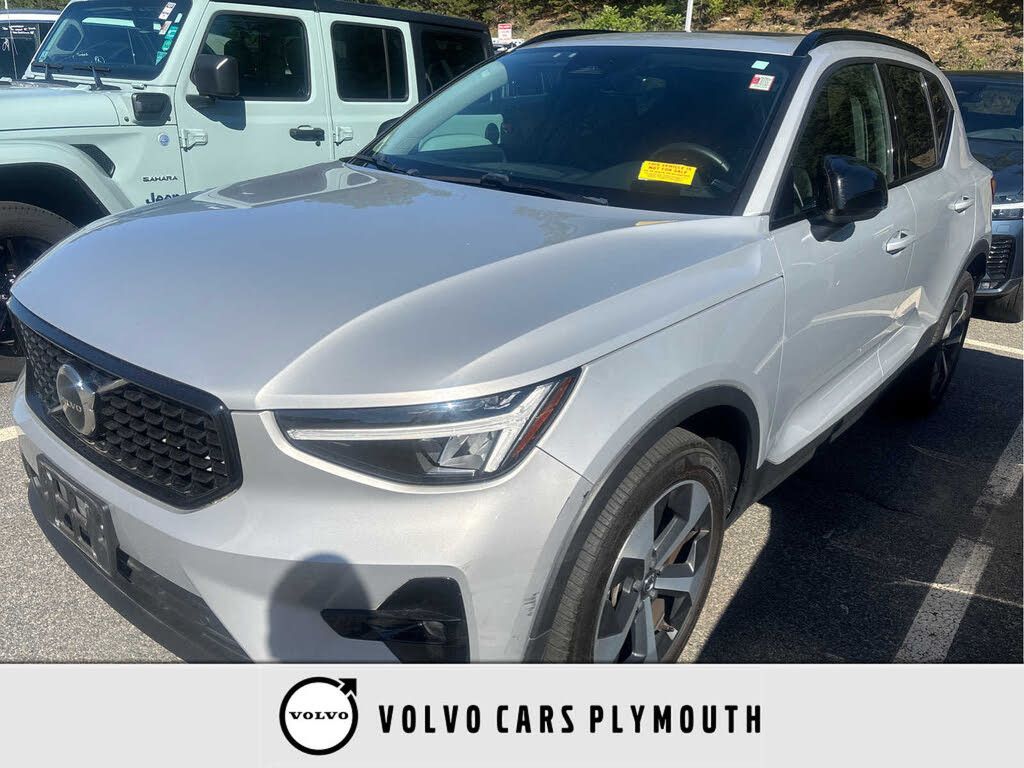 2023 Volvo XC40 Plus Dark