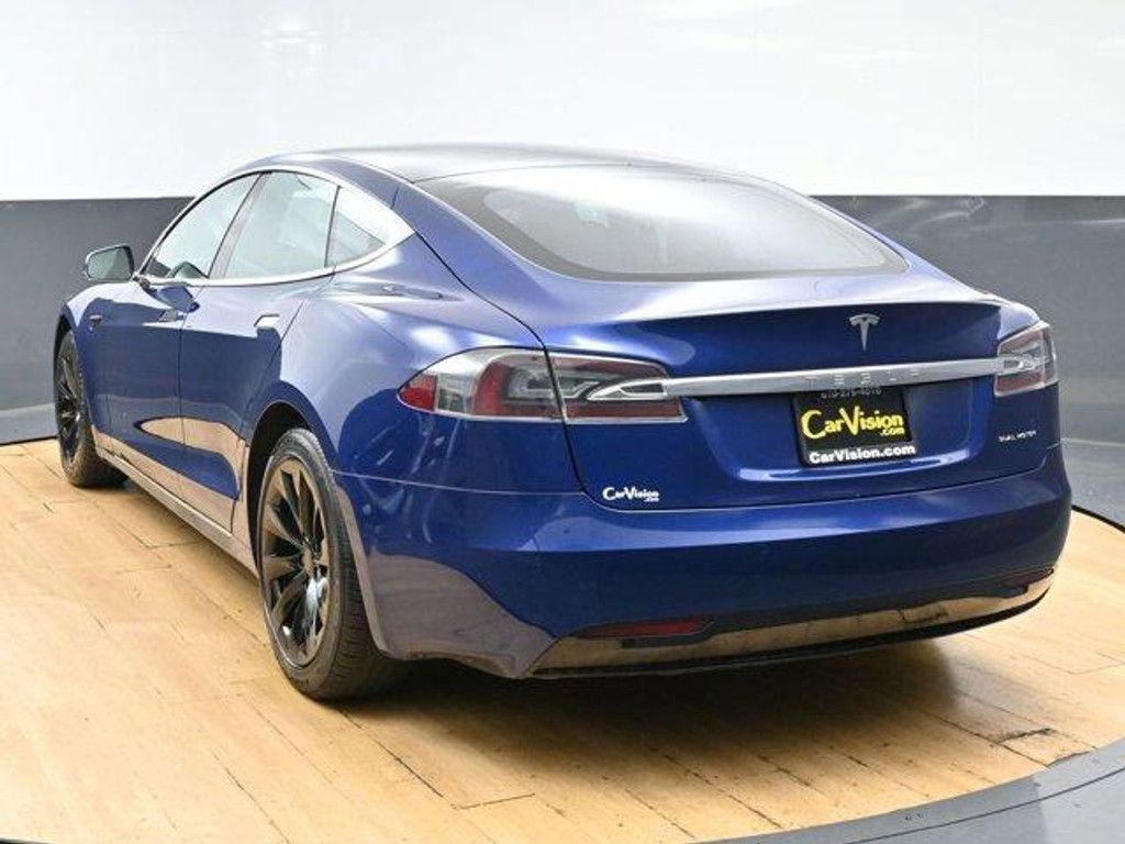 2020 TESLA Model S - photo 6