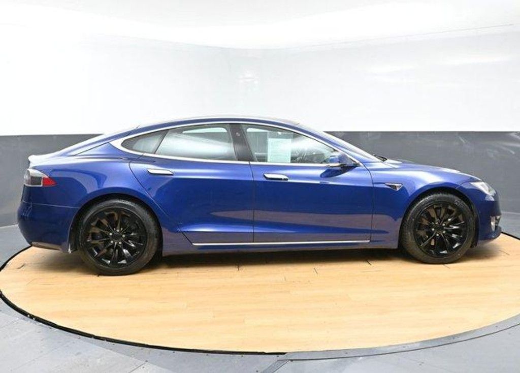 2020 TESLA Model S - photo 7