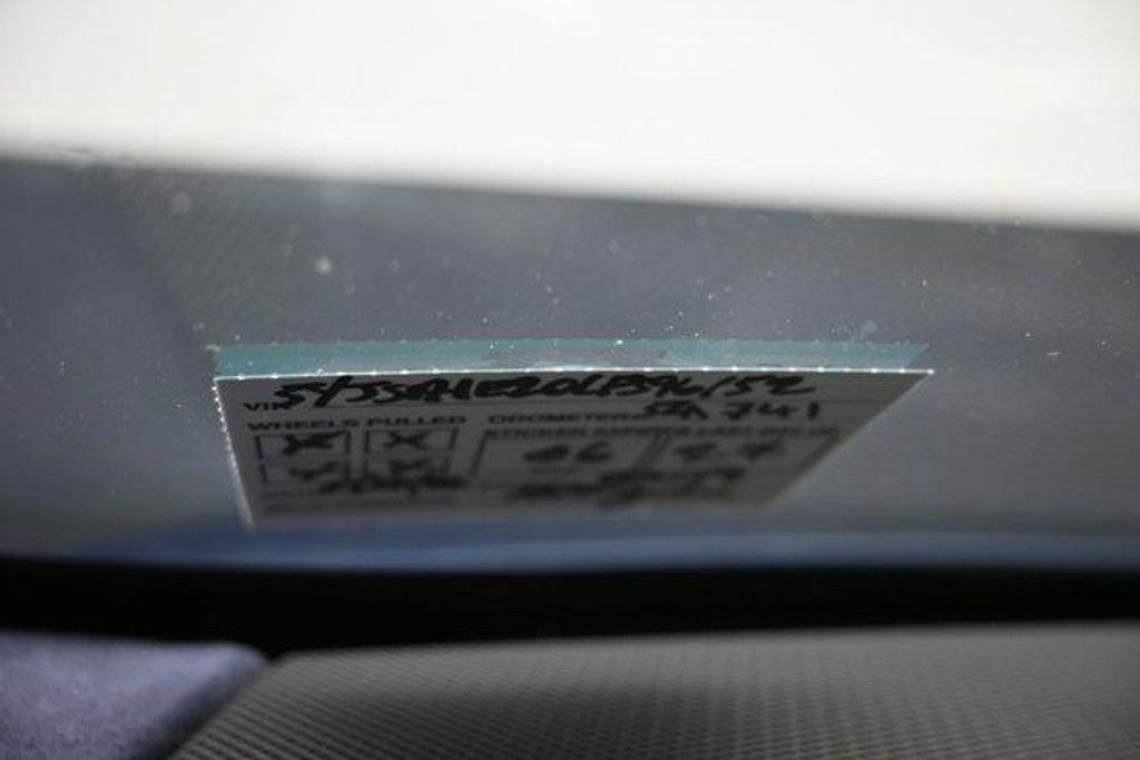 2020 TESLA Model S - photo 9