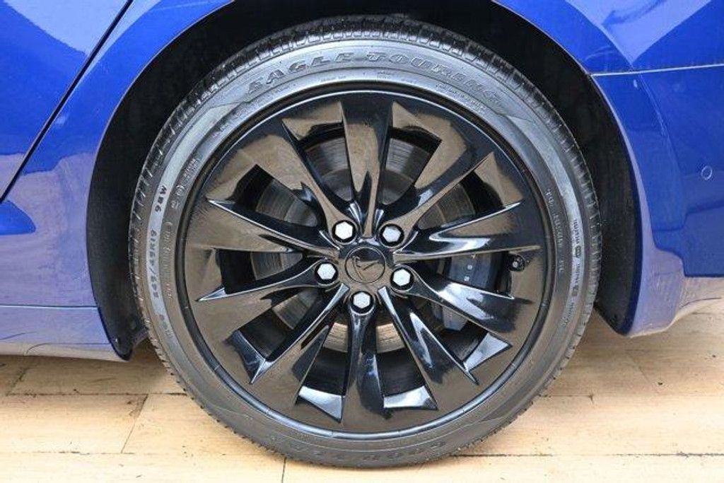 2020 TESLA Model S - photo 11