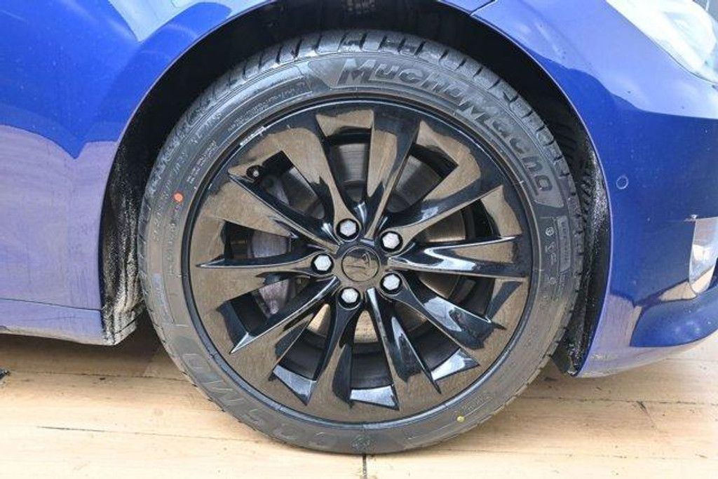 2020 TESLA Model S - photo 13