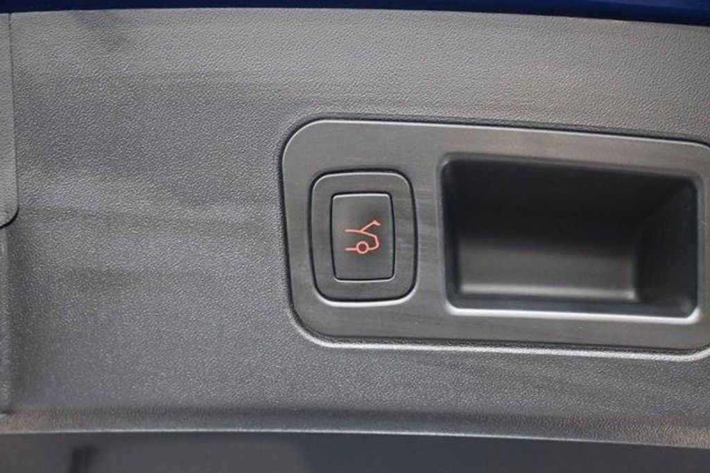 2020 TESLA Model S - photo 15